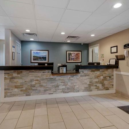 Best Western Of Lake George Buitenkant foto