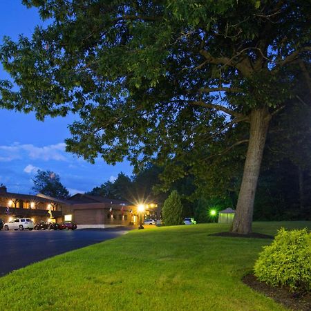 Best Western Of Lake George Buitenkant foto