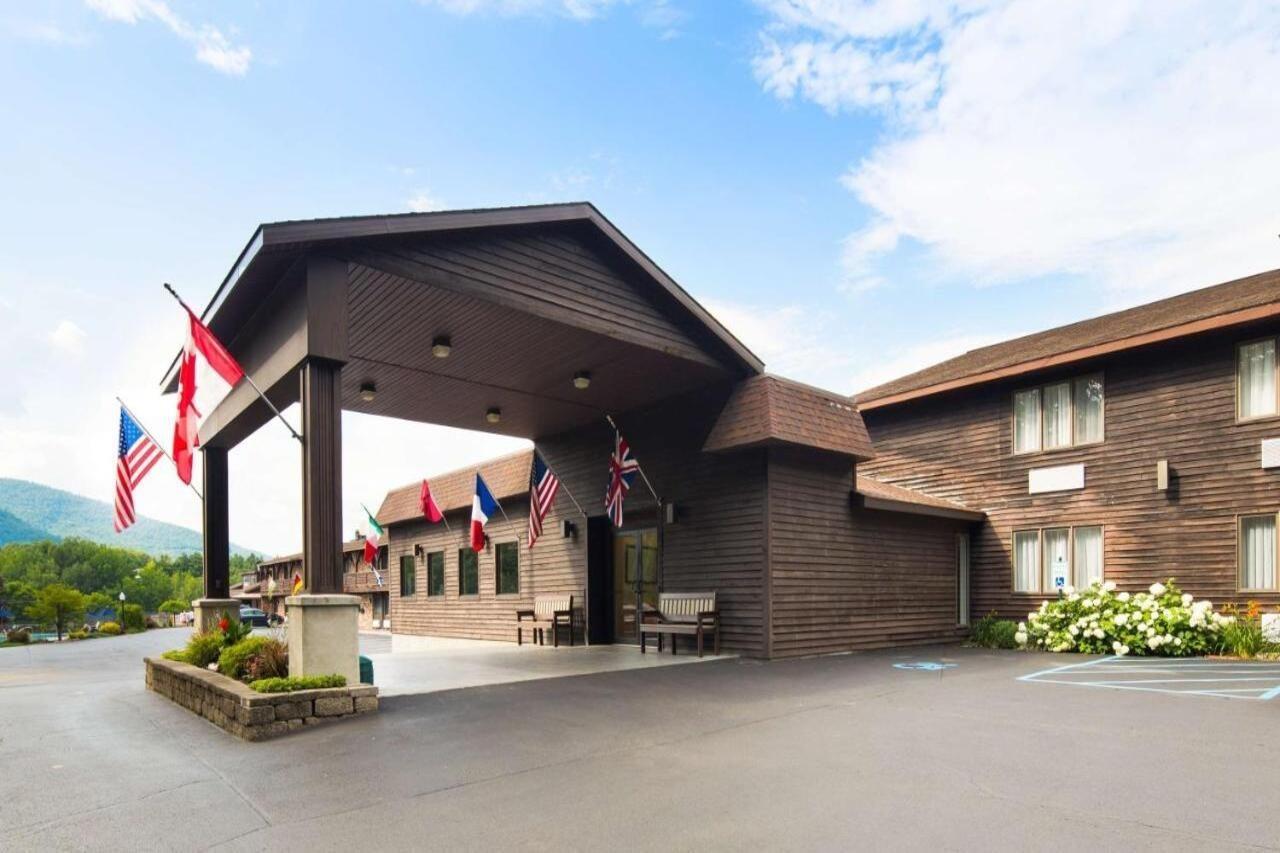 Best Western Of Lake George Buitenkant foto