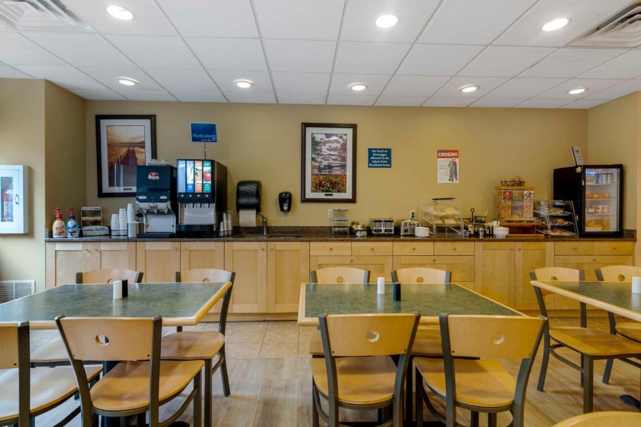 Best Western Of Lake George Buitenkant foto
