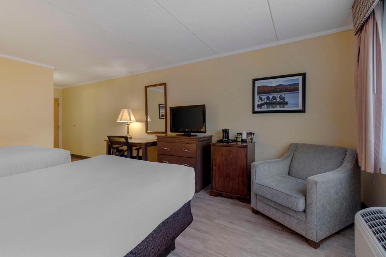 Best Western Of Lake George Buitenkant foto
