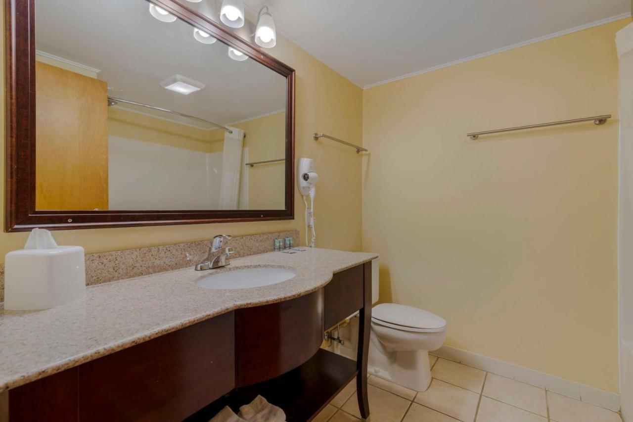 Best Western Of Lake George Buitenkant foto