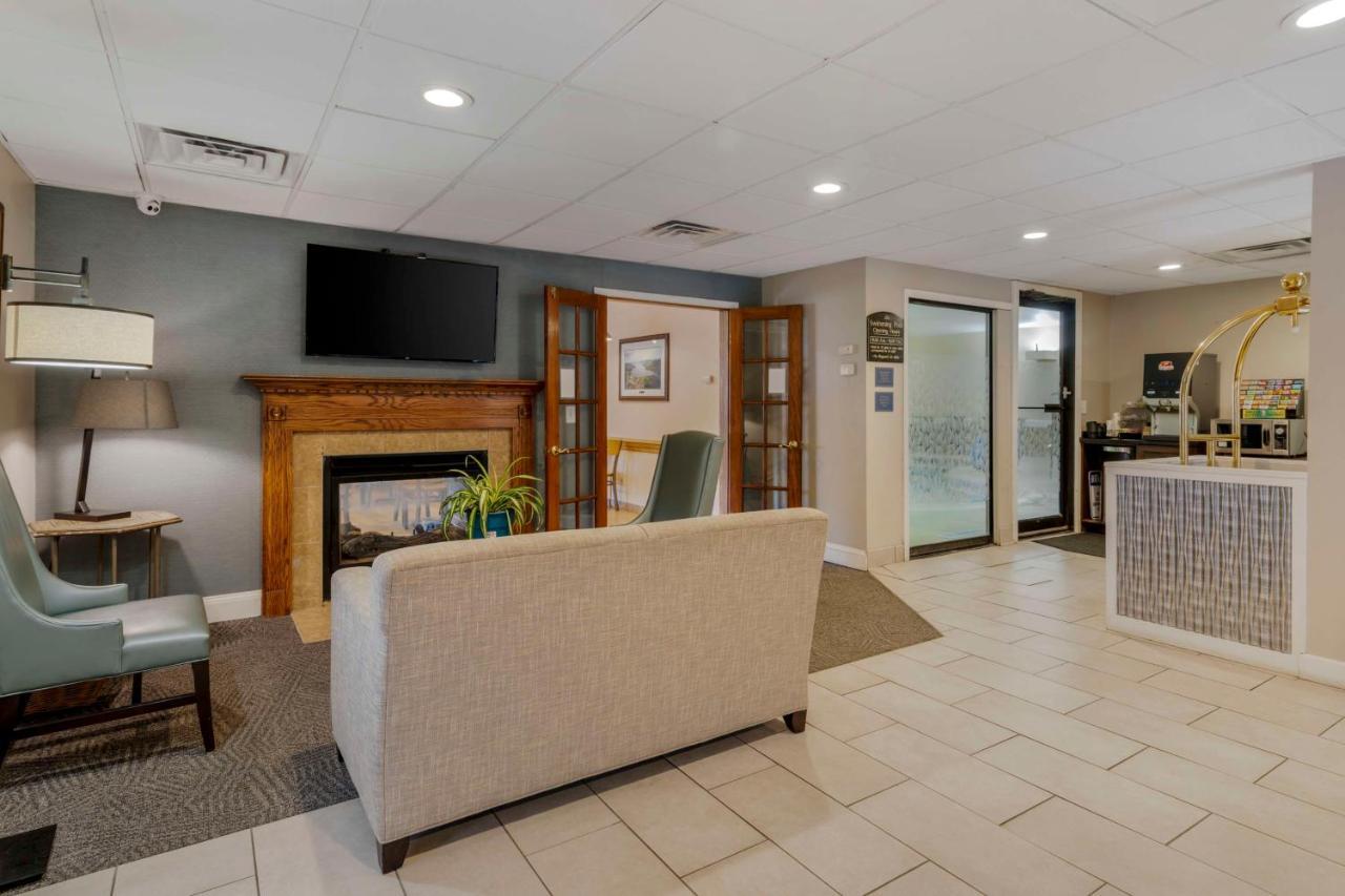 Best Western Of Lake George Buitenkant foto